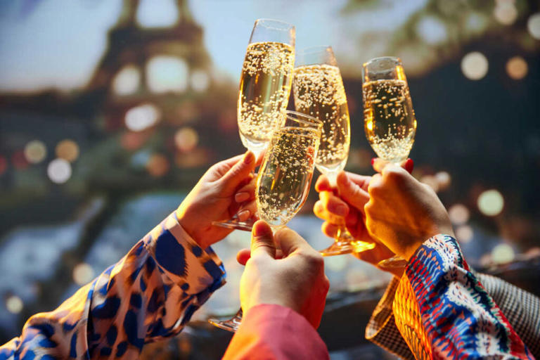 how-to-plan-a-girls-trip-to-paris