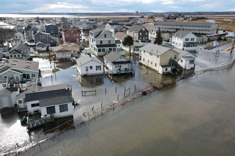 Arctic Blast Winter Storm Pummels Northern US As Blinding Snow, Ice And ...