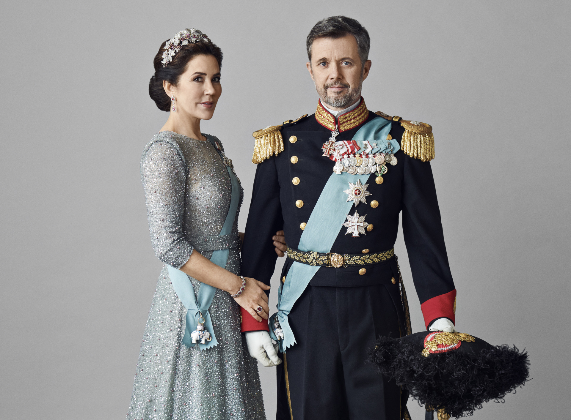 la casa real de dinamarca comparte las primeras imágenes de la coronación