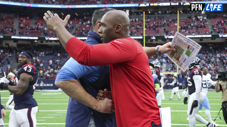 Tennessee Titans head coach Mike Vrabel (left) greets Houston Texans head coach DeMeco Ryans after the game at NRG Stadium.
