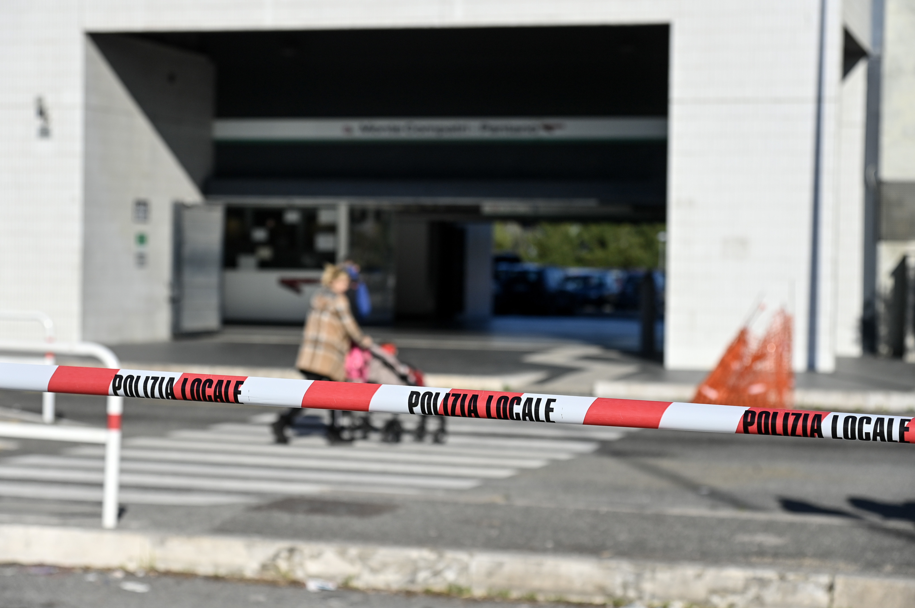 A 14 Anni Ucciso In Parcheggio Metro Alle Porte Di Roma