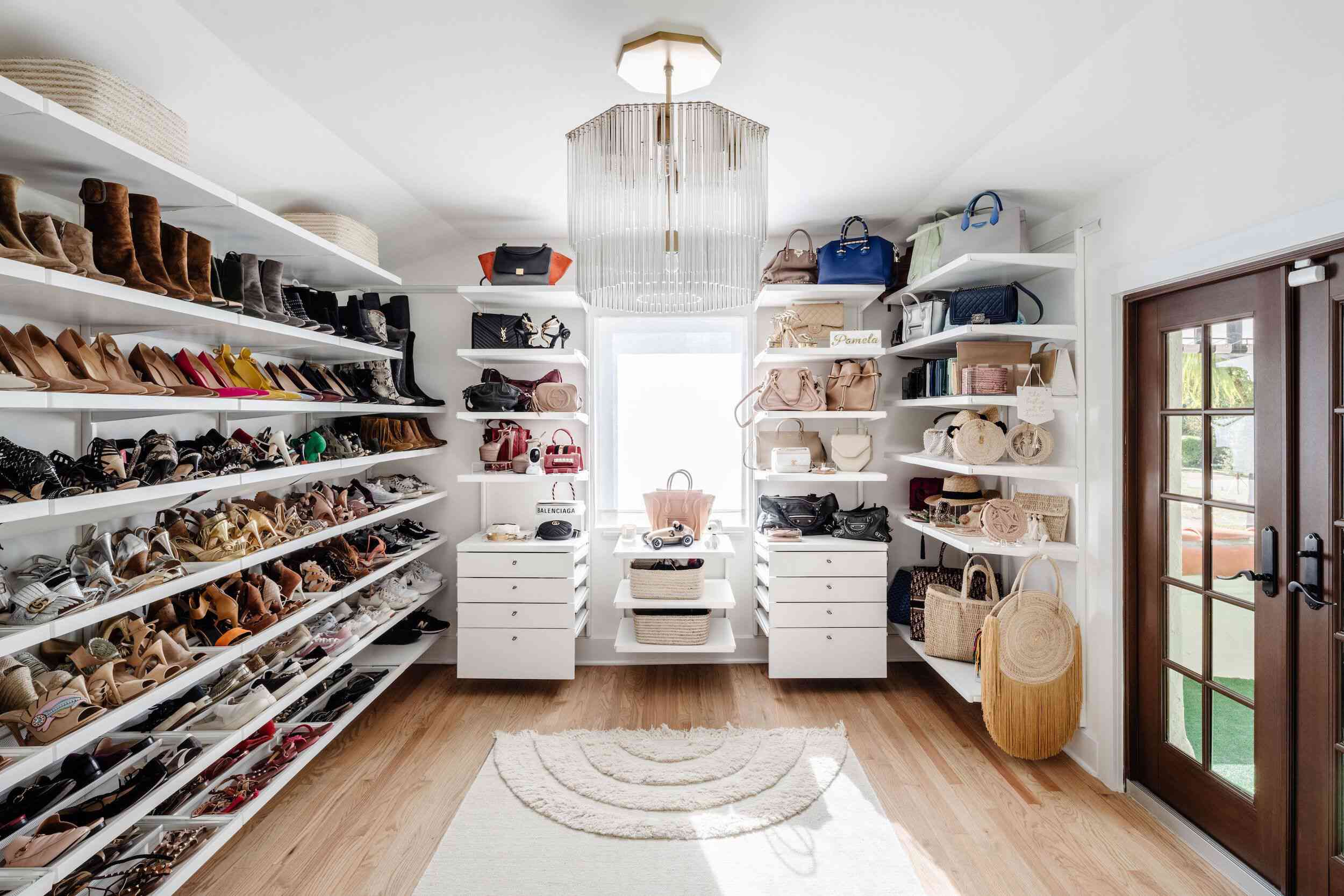 45 Closet Ideas For Better Design And Storage In Closets Of All Sizes   AA1mUGX3.img