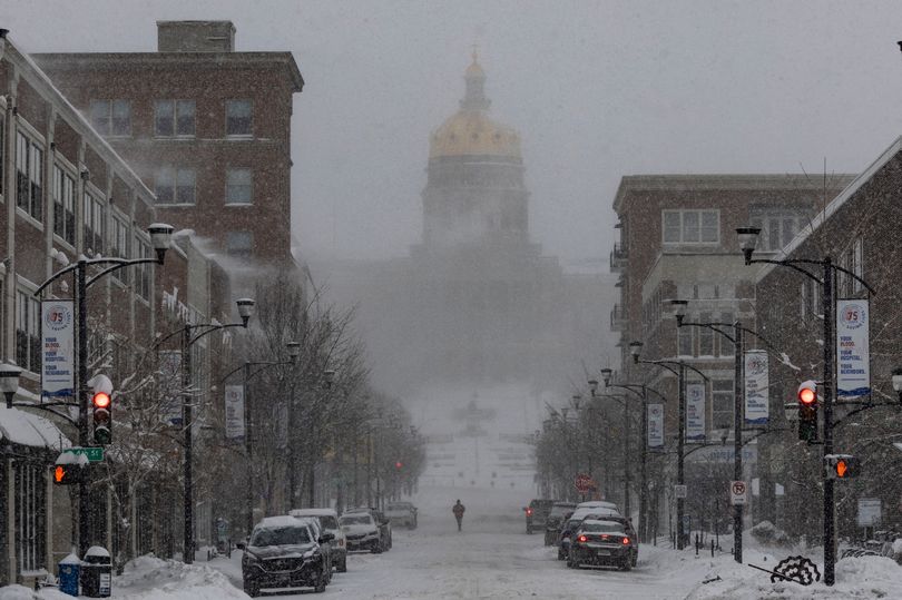 Arctic Blast: At Least Two Dead As 'historic' Winter Storm Blasts ...