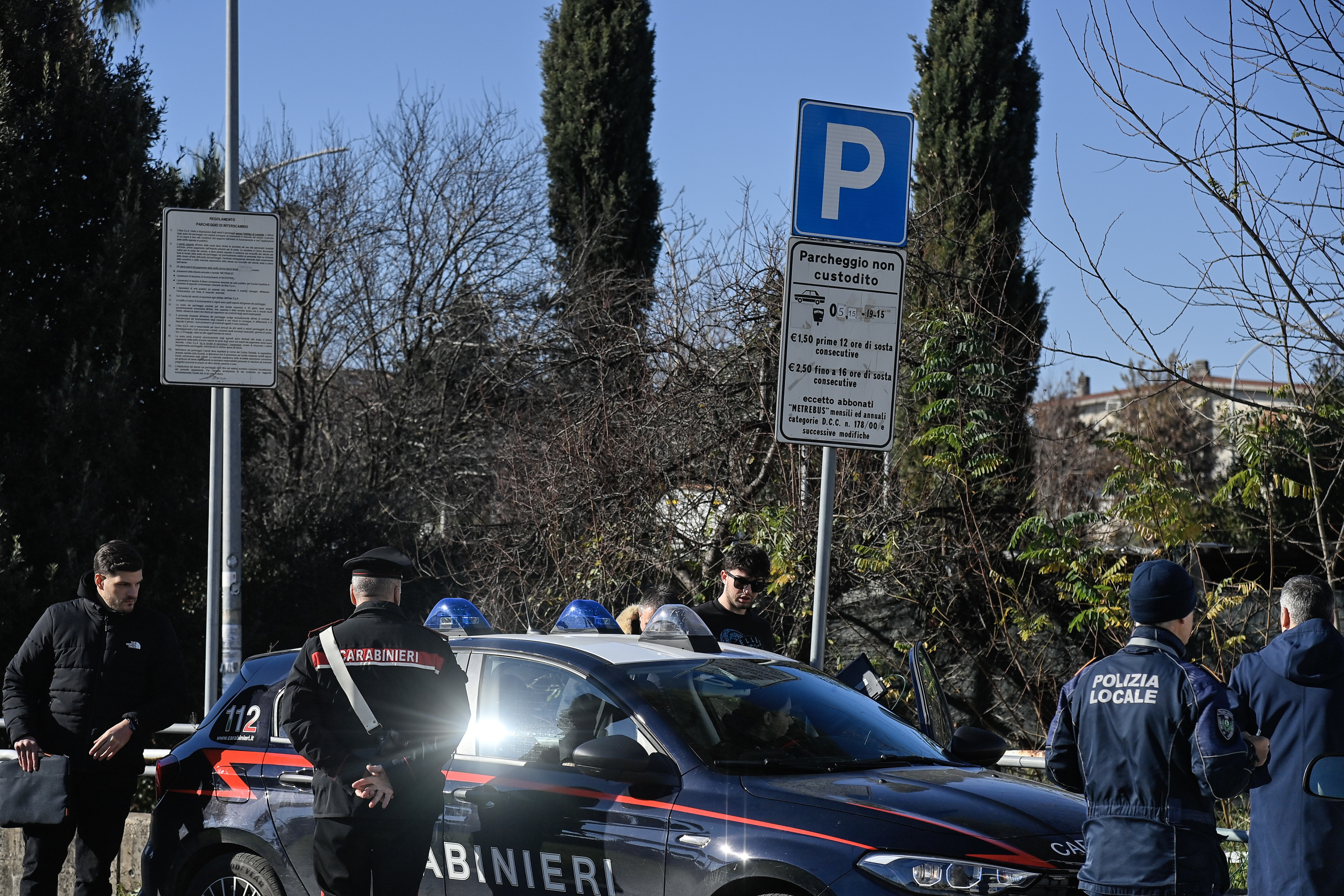 A 14 Anni Ucciso In Parcheggio Metro Alle Porte Di Roma