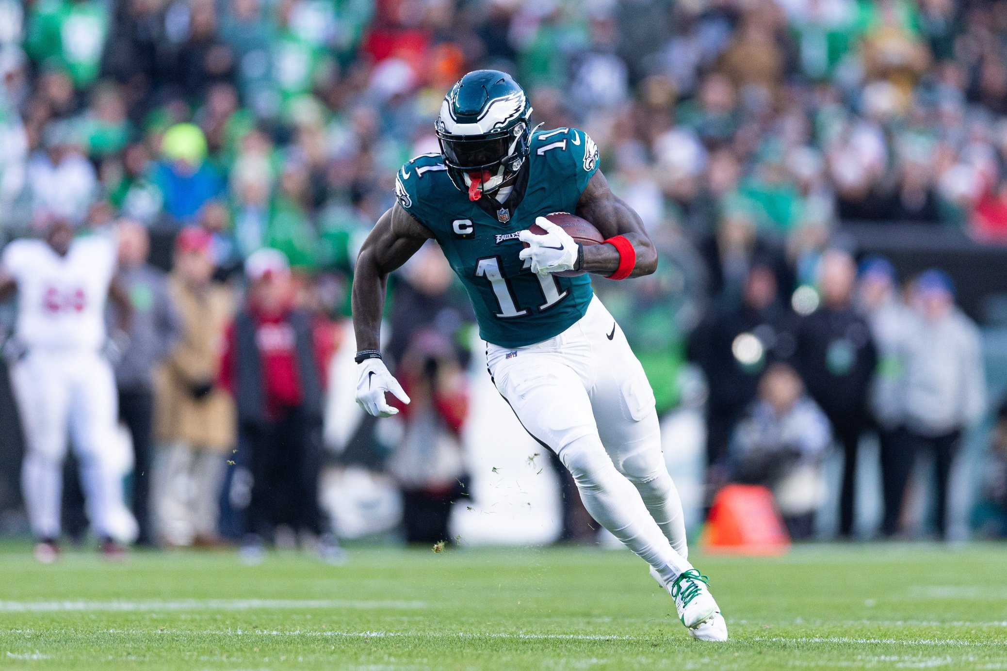 A.J. Brown Injury Update: Eagles WR’s Status For Monday’s Playoff Game ...