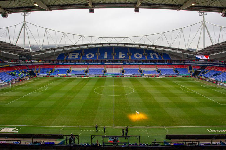 Bolton Wanderers vs Cheltenham abandoned after medical emergency in stands