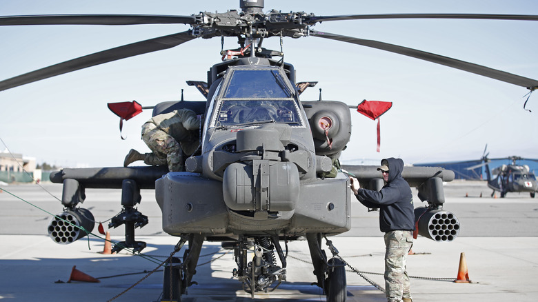 kamov ka-52 alligator vs ah-64 apache: which fighter helicopter is better?