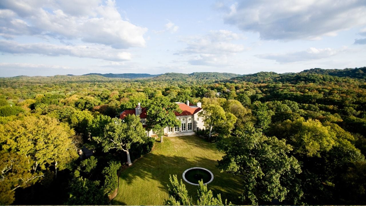 <p>If it’s natural beauty you’re after, Cheekwood might be your favorite spot. The estate features 55 acres of art exhibitions and botanical gardens. It boasts more than 100,000 followers on Instagram and is <a href="https://www.instagram.com/p/Cw-eWrJLfy1/?igsh=ZDE1MWVjZGVmZQ==" rel="noopener">regularly tagged</a> by the hottest musicians in town. Whether you’re looking for delicate photos among the flowers, a must-see seasonal event, or high-brow art photos, Cheekwood has you covered.</p>
