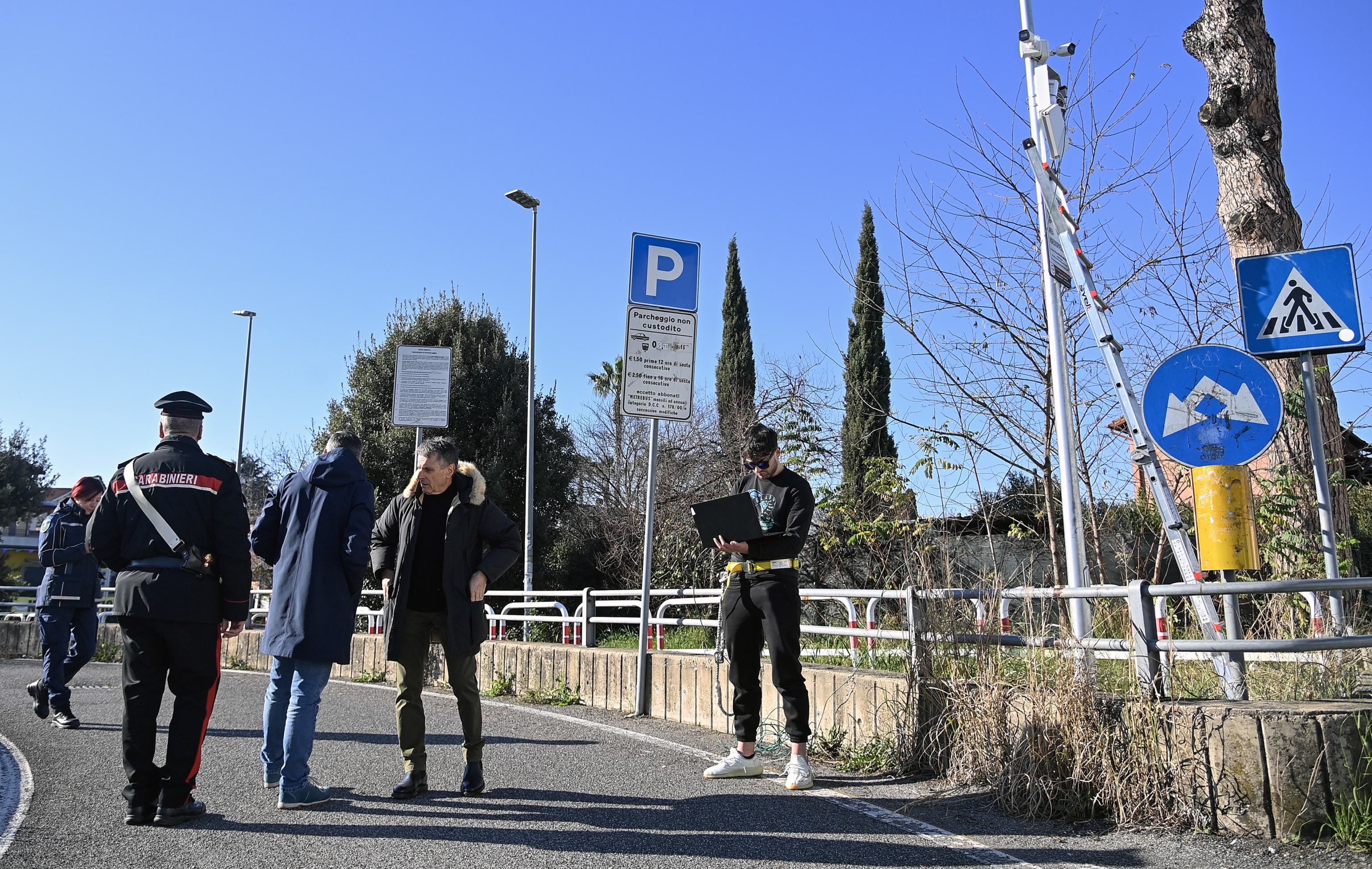 A 14 Anni Ucciso In Parcheggio Metro Alle Porte Di Roma