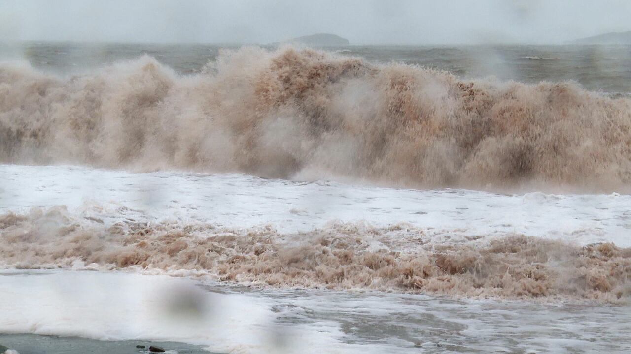 Storm Surge Warning Issued For Coastal Areas Of The Province