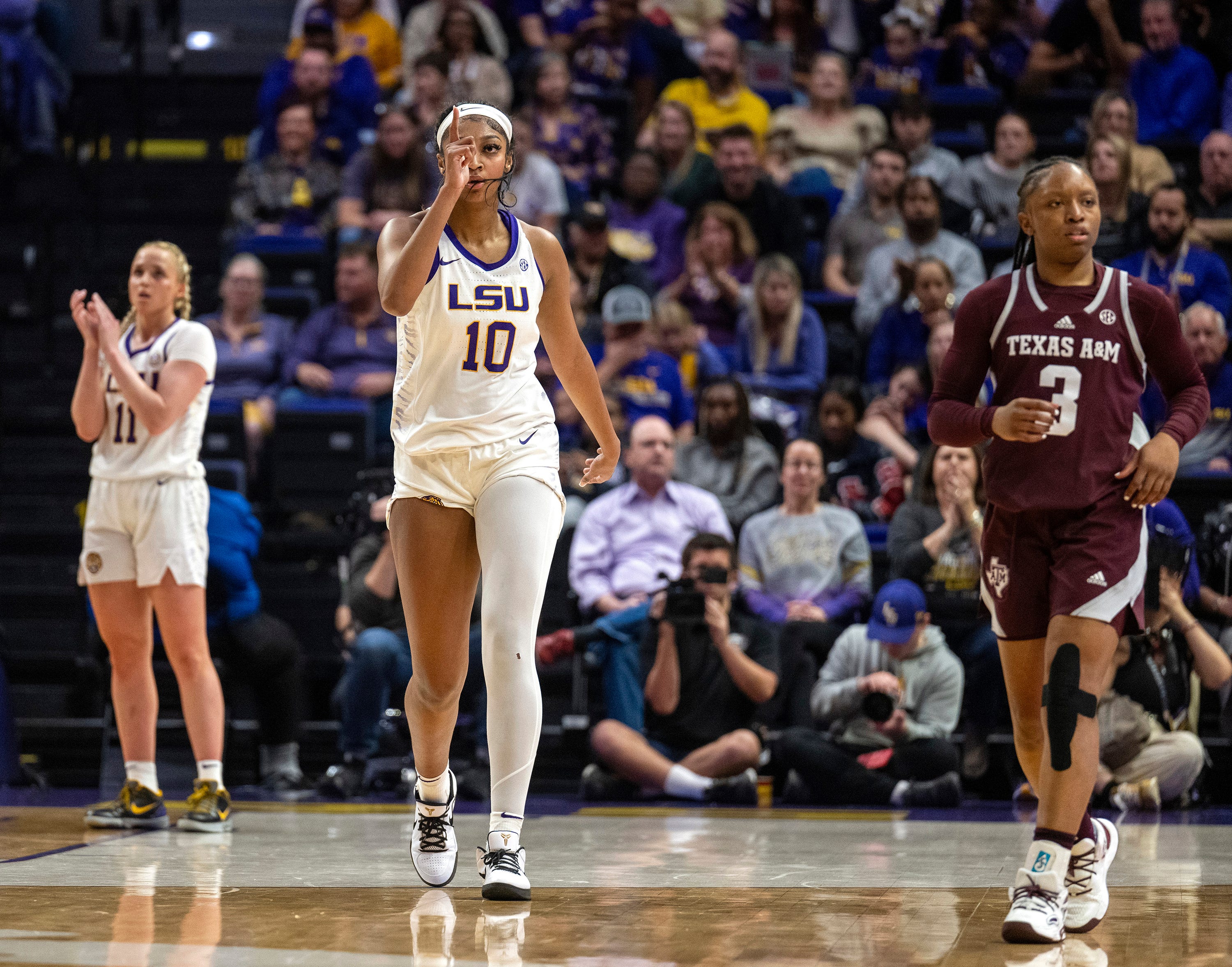 No 7 Lsu Womens Basketball Upset By Auburn On The Road 16 Game Win Streak Snapped 5124