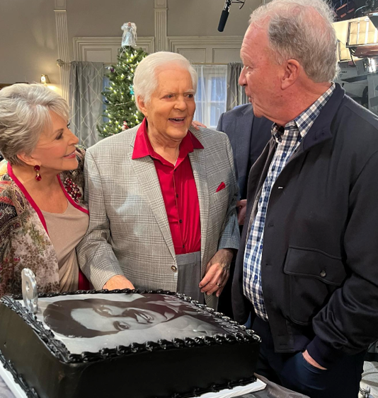 Hayes celebrated his 98th birthday with his colleagues from the soap opera. Bill Hayes, Susan Hayes/Instagram