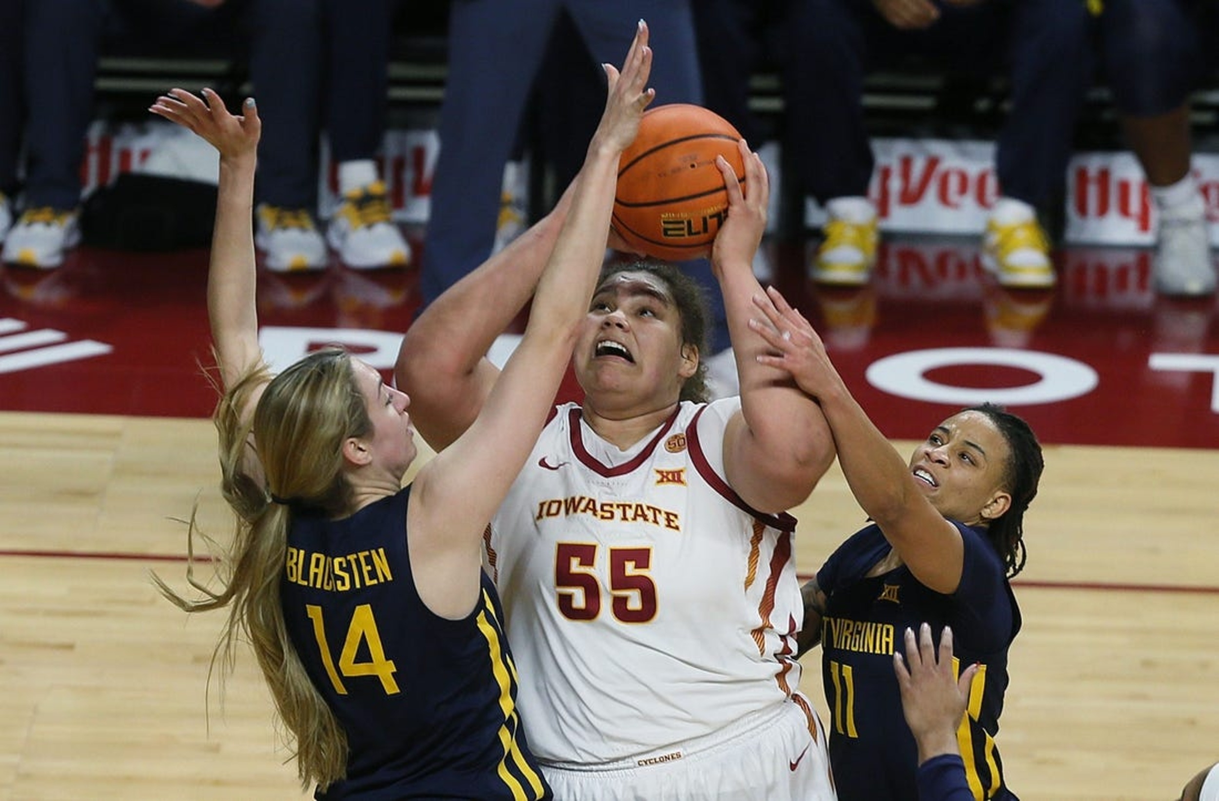 Women's Top 25 Roundup: Iowa State Knocks Off No. 4 Baylor