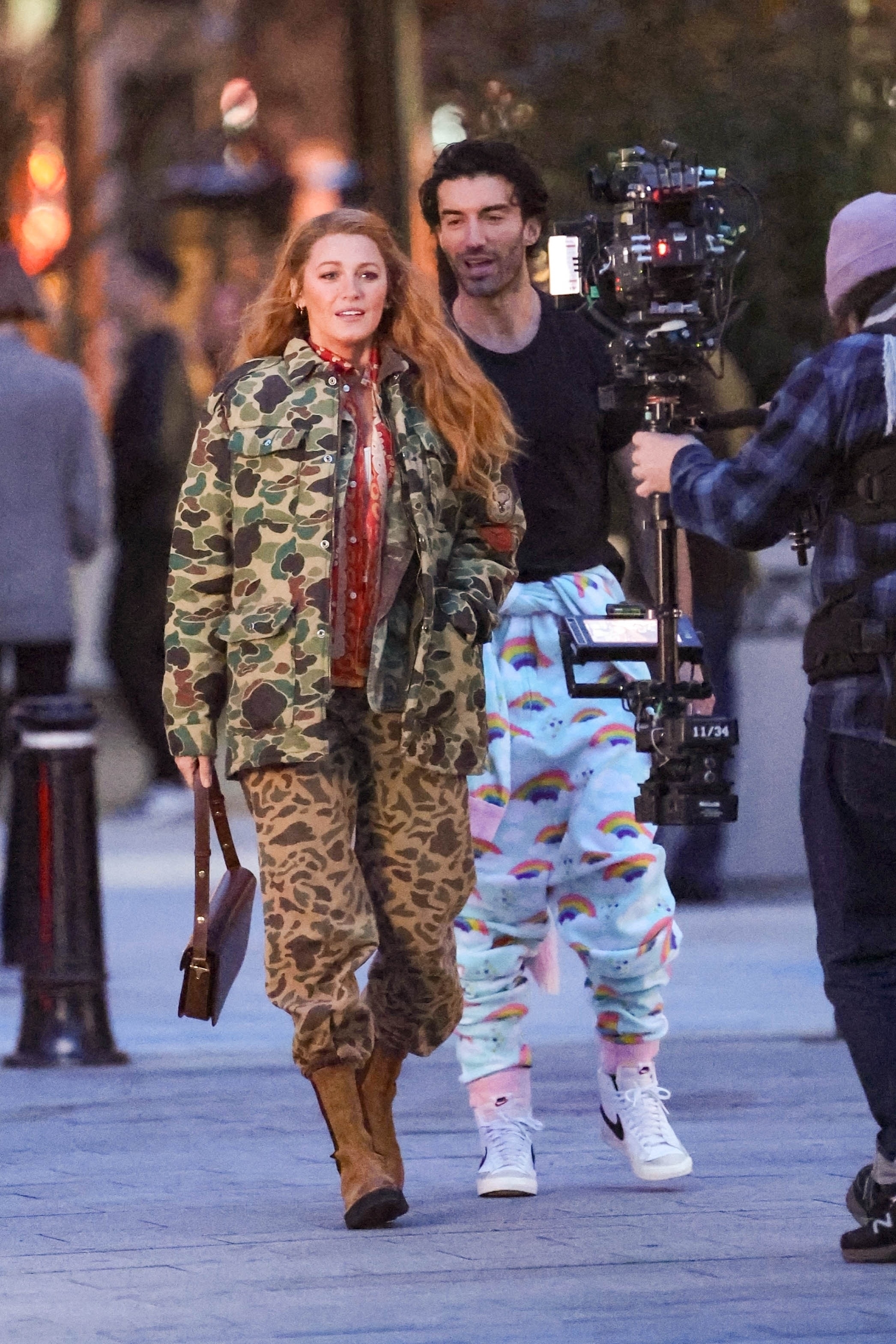 Blake Lively Passionately Kisses Co-star Justin Baldoni On Set Of ‘It ...