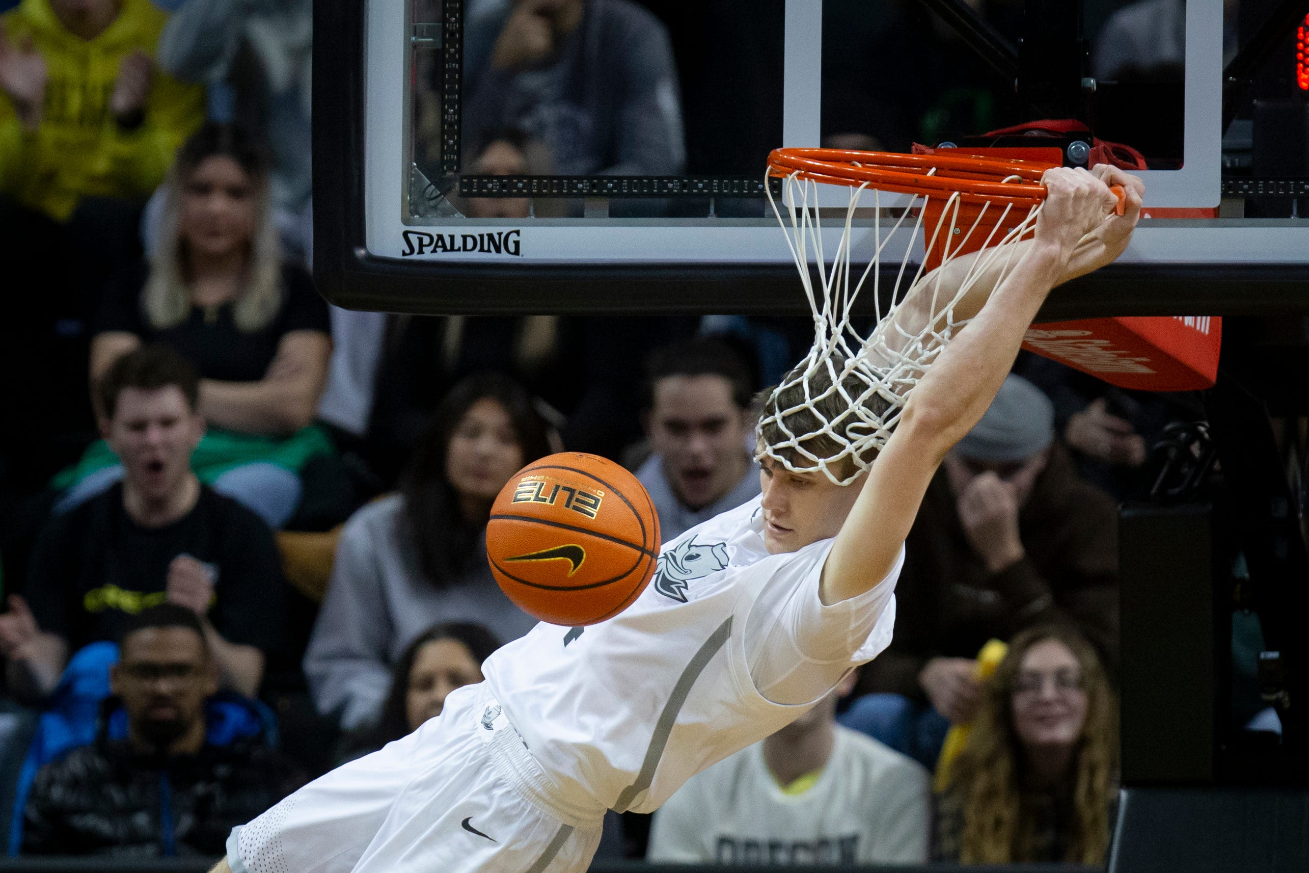 Pac-12 Men's Basketball Power Rankings: Oregon Streaks To Top As ...