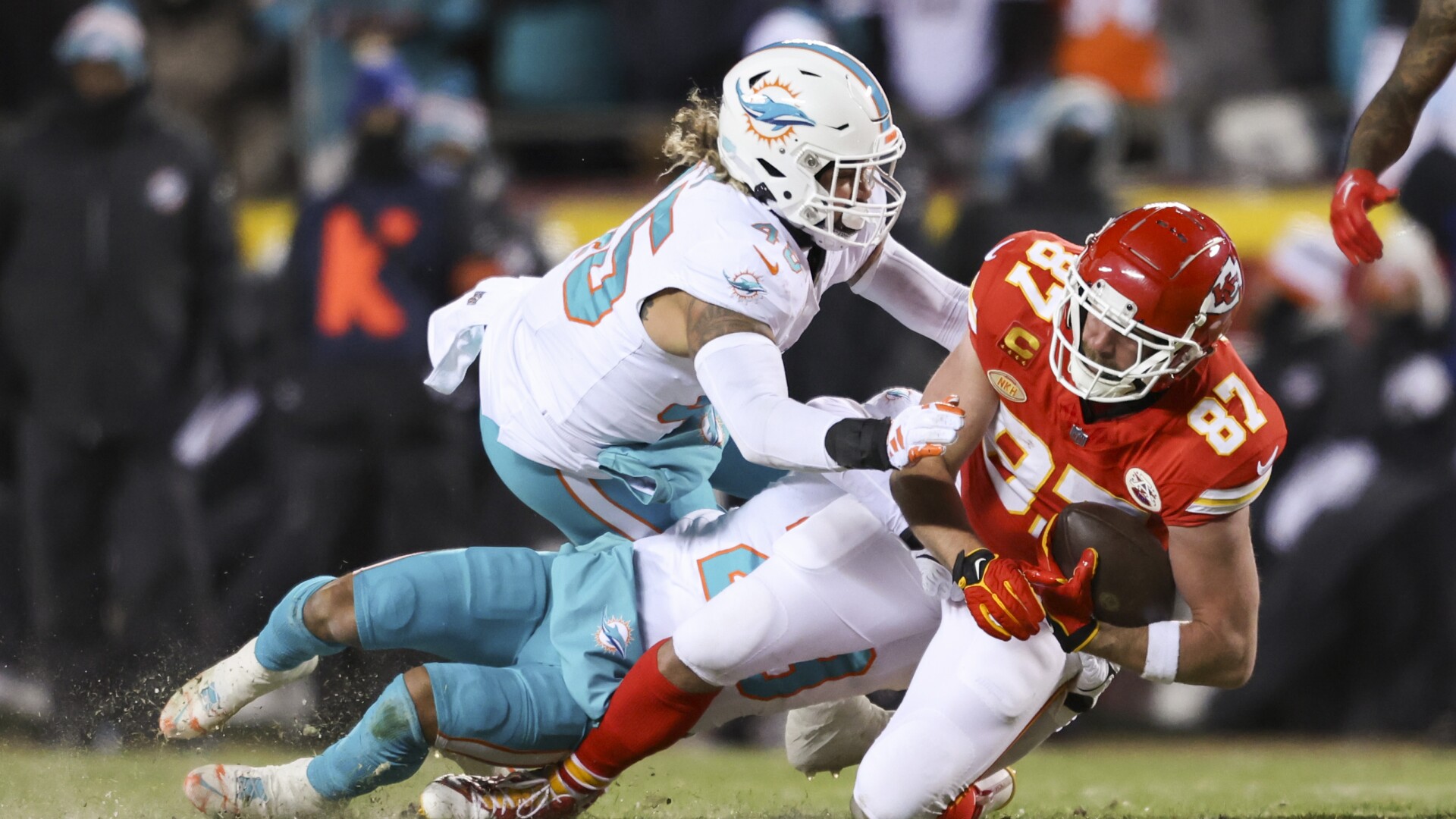 travis kelce closing in on jerry rice's postseason receiving records