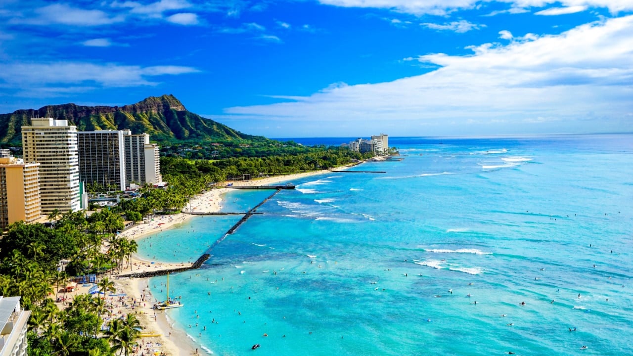 <p>An average of $4,000 to $5,000 is required for a three-week trip to Hawaii. In the world of travel, this is far less than what you’d see in some other places.</p><p>Hawaii is home to King Kamehameha the Great, with an invigorating heritage that still shines through. You can learn their traditional craft, called lau niu, in which coconut palm is used to make hats and roofs.</p>