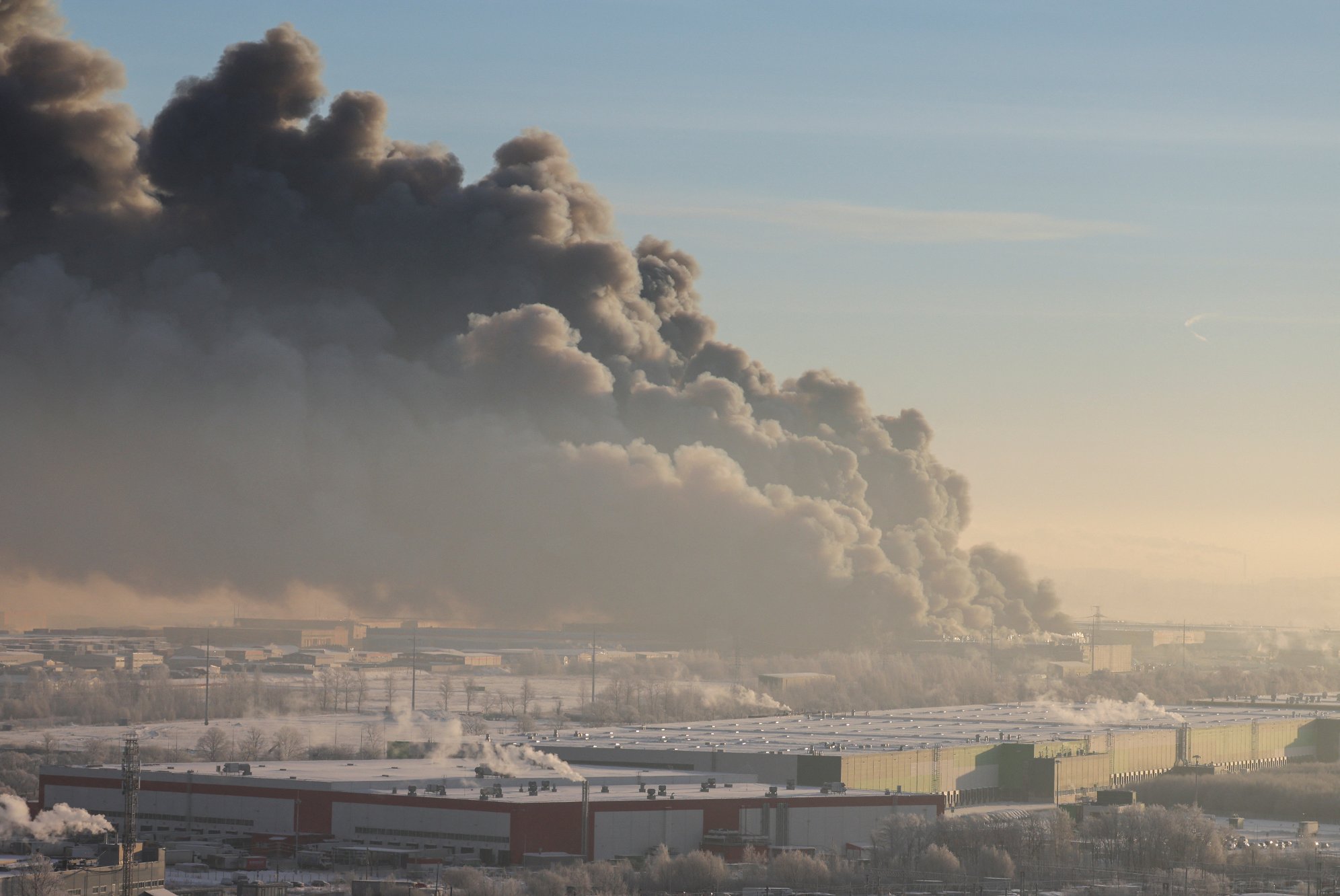 Ryktestorm Etter Gigantisk Brann Protest Mot Krigen   AA1mWR6t.img