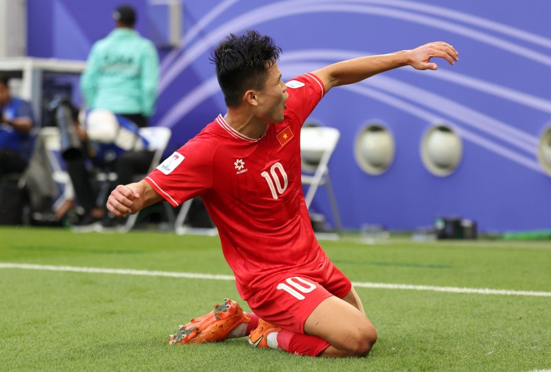 베트남 미쳤다... 일본 1군 대표팀 상대로 아시안컵 전반 2-3 난타전 충격 [속보]