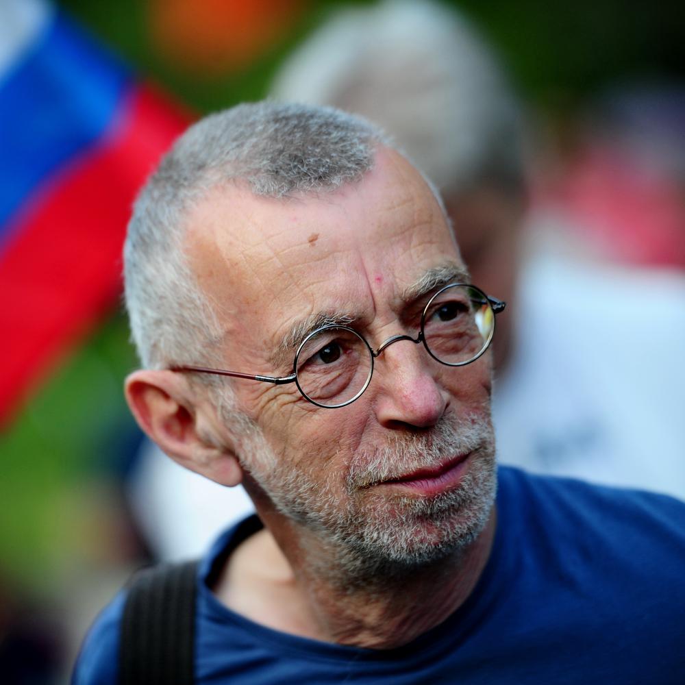 nach unfall in moskau: russischer dichter und kreml-kritiker rubinstein mit 76 gestorben