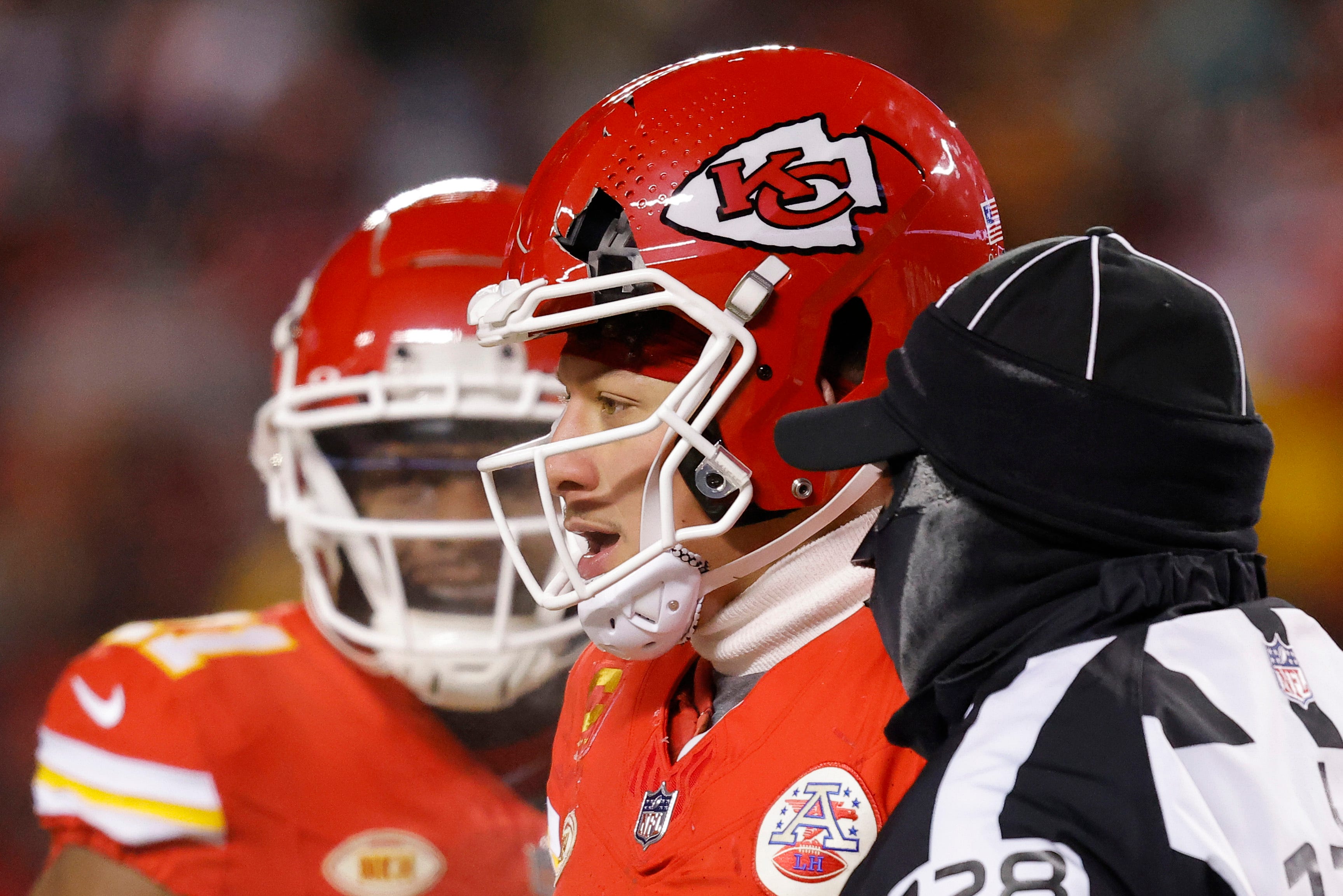 Chiefs QB Patrick Mahomes Initially Didn't Notice Broken Helmet, Said ...