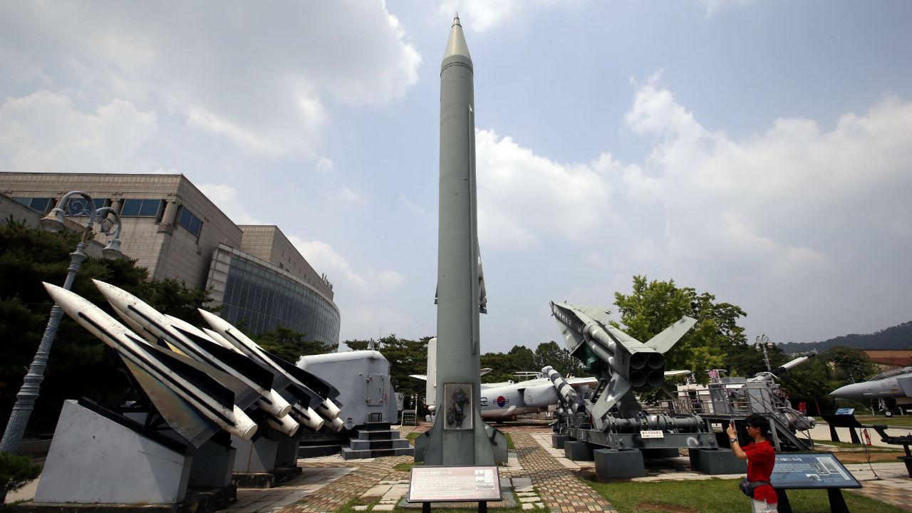 pyongyang lança míssil balístico em direção ao mar, diz seul e tóquio