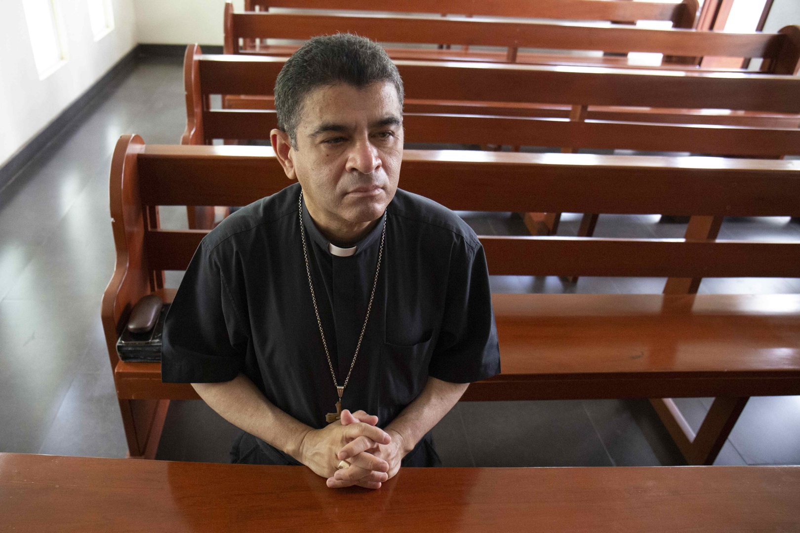 nicaragua excarcela y expulsa a un grupo de sacerdotes, incluido el obispo álvarez, según medios