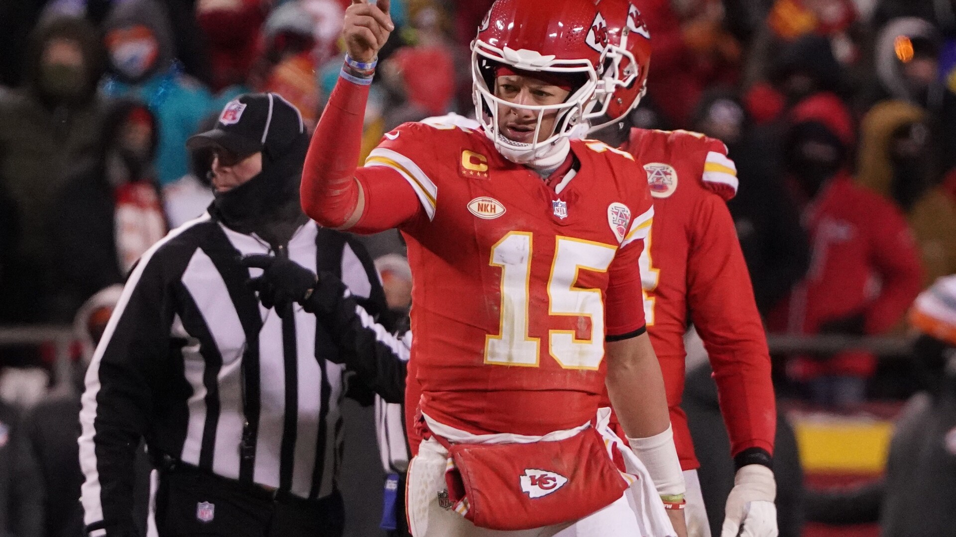 if bills win, patrick mahomes will play his first road playoff game