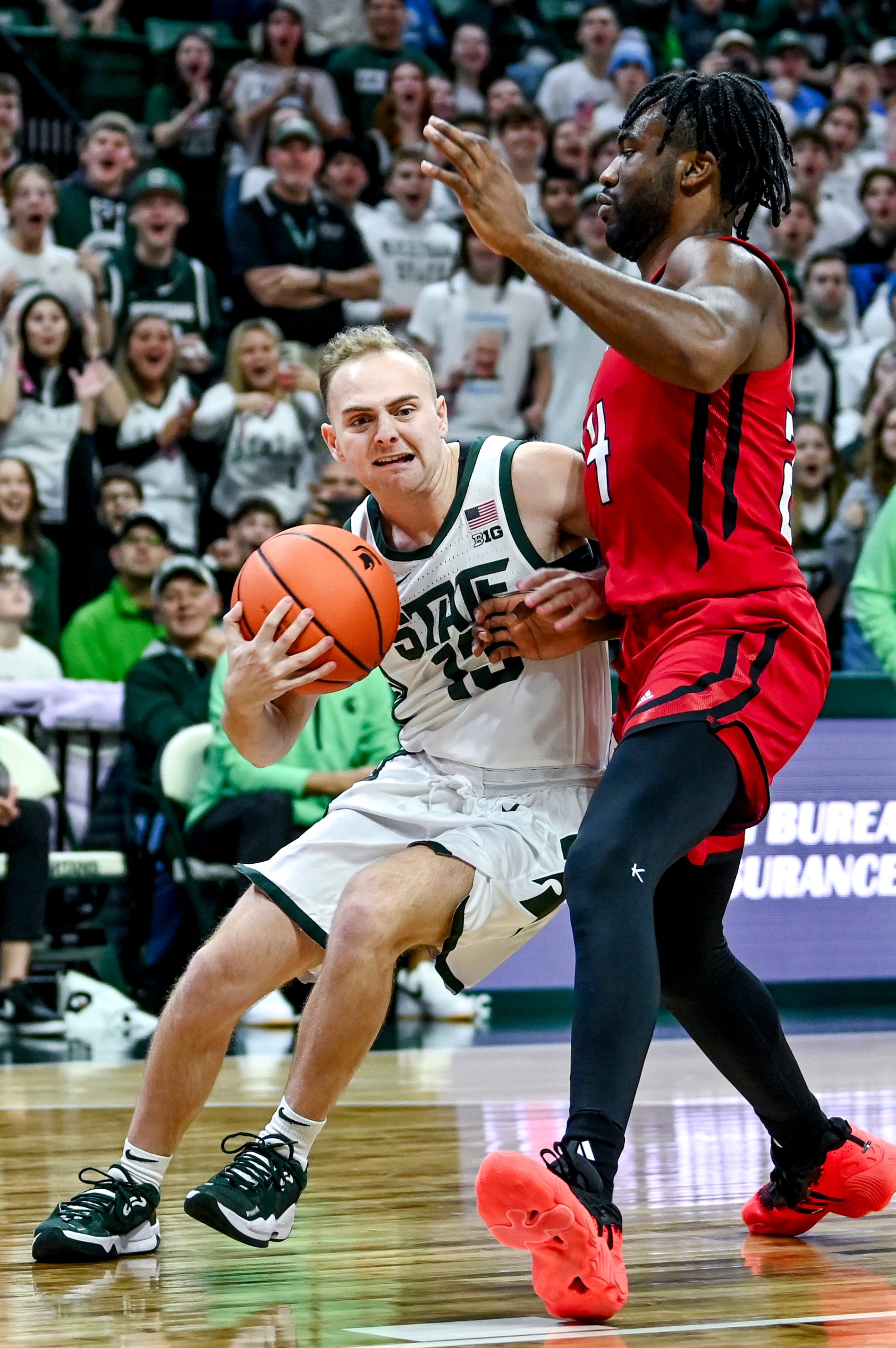 Look: Tom Izzo's Son Steven Izzo Scores First Career Points, Sparking ...