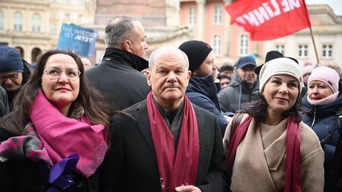 Großdemo Gegen Rechts In Potsdam - Scholz Und Baerbock Dabei