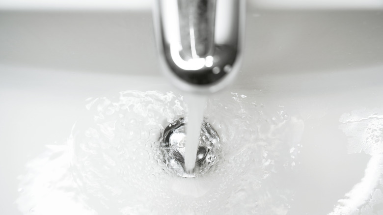 the common household ingredient that can unclog slow-draining sinks and tubs