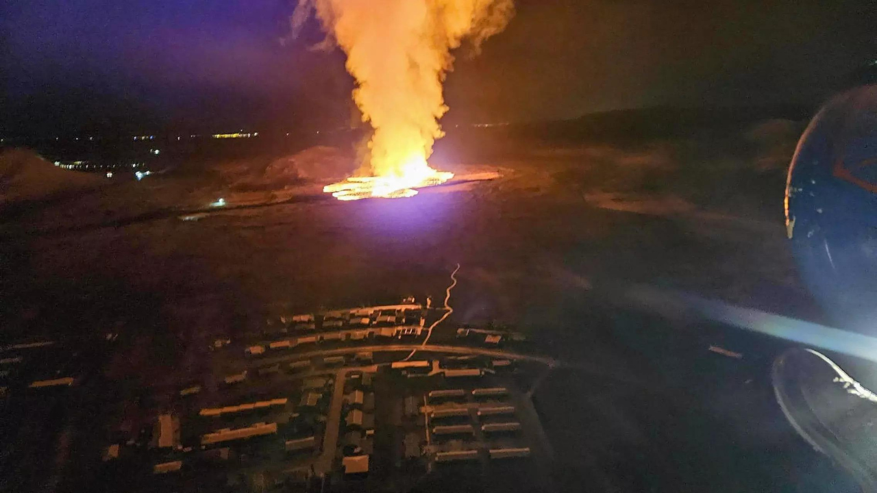 residents of iceland town ordered to evacuate again as new volcanic fissures pose threat