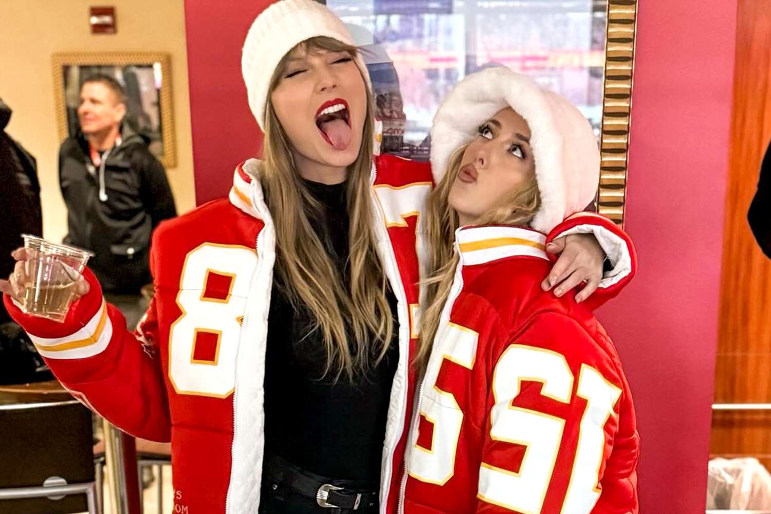 Taylor Swift Poses With Brittany Mahomes After Kansas City Chiefs ...