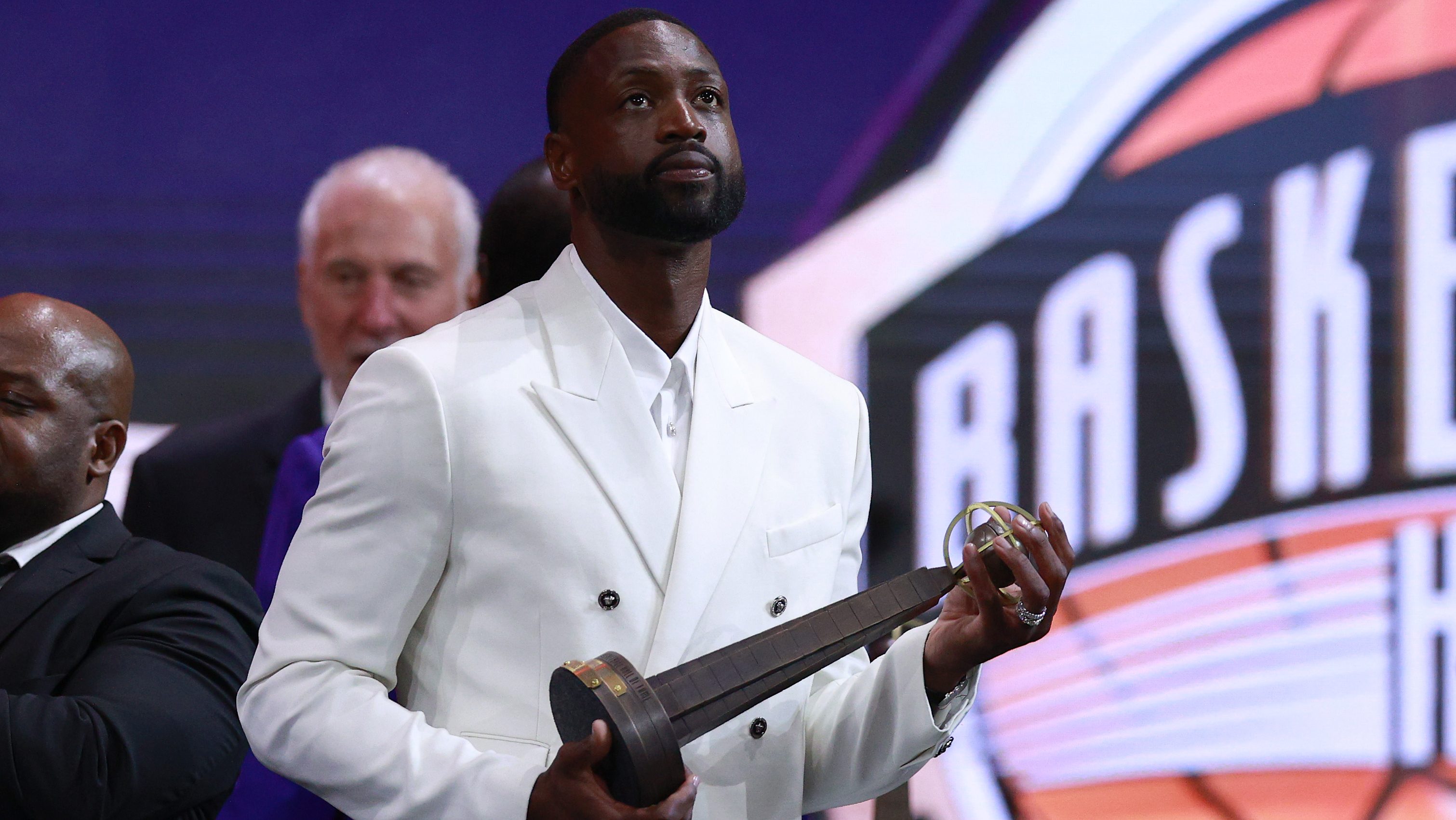 Heat To Build Dwyane Wade Statue Outside Arena In 2024   AA1mY73X.img