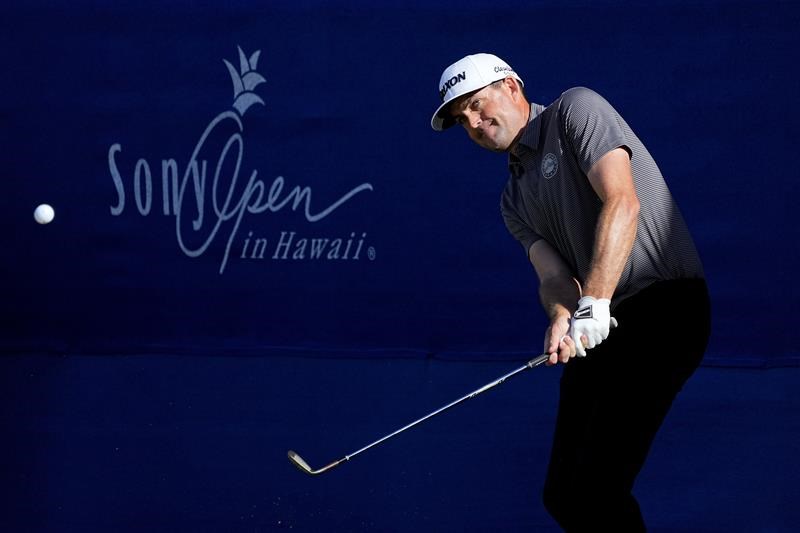 murray rallies to win sony open in three-way playoff; taylor finishes 3 shots back