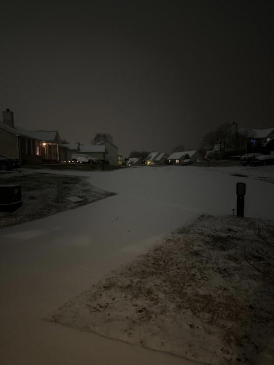 Photos: Snow Falls Across Middle Tn, Southern Ky 