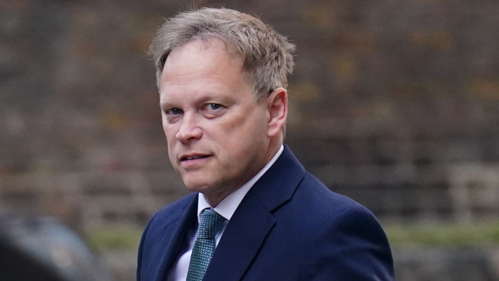 uk's intention 'not to go into yemen' but govt open to more strikes against houthis - shapps