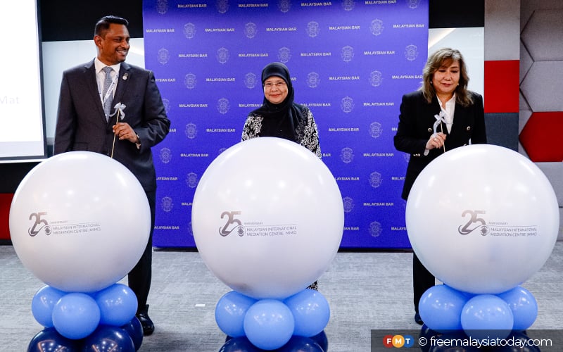cj launches malaysian international mediation centre