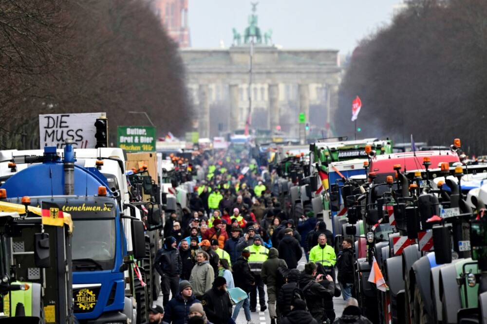 Doda Na Nowym Zdjęciu Z Wandą Rabczewską. "73-letnia Mama Wygląda ...