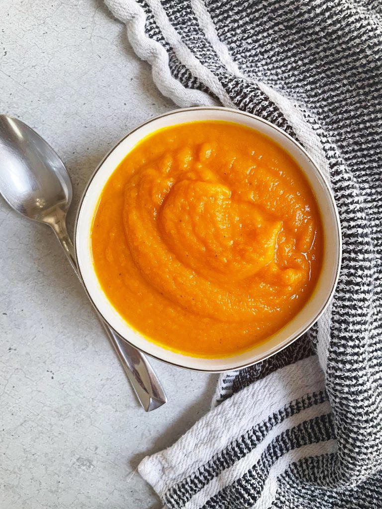 Easy Vegan Carrot Ginger Soup Recipe