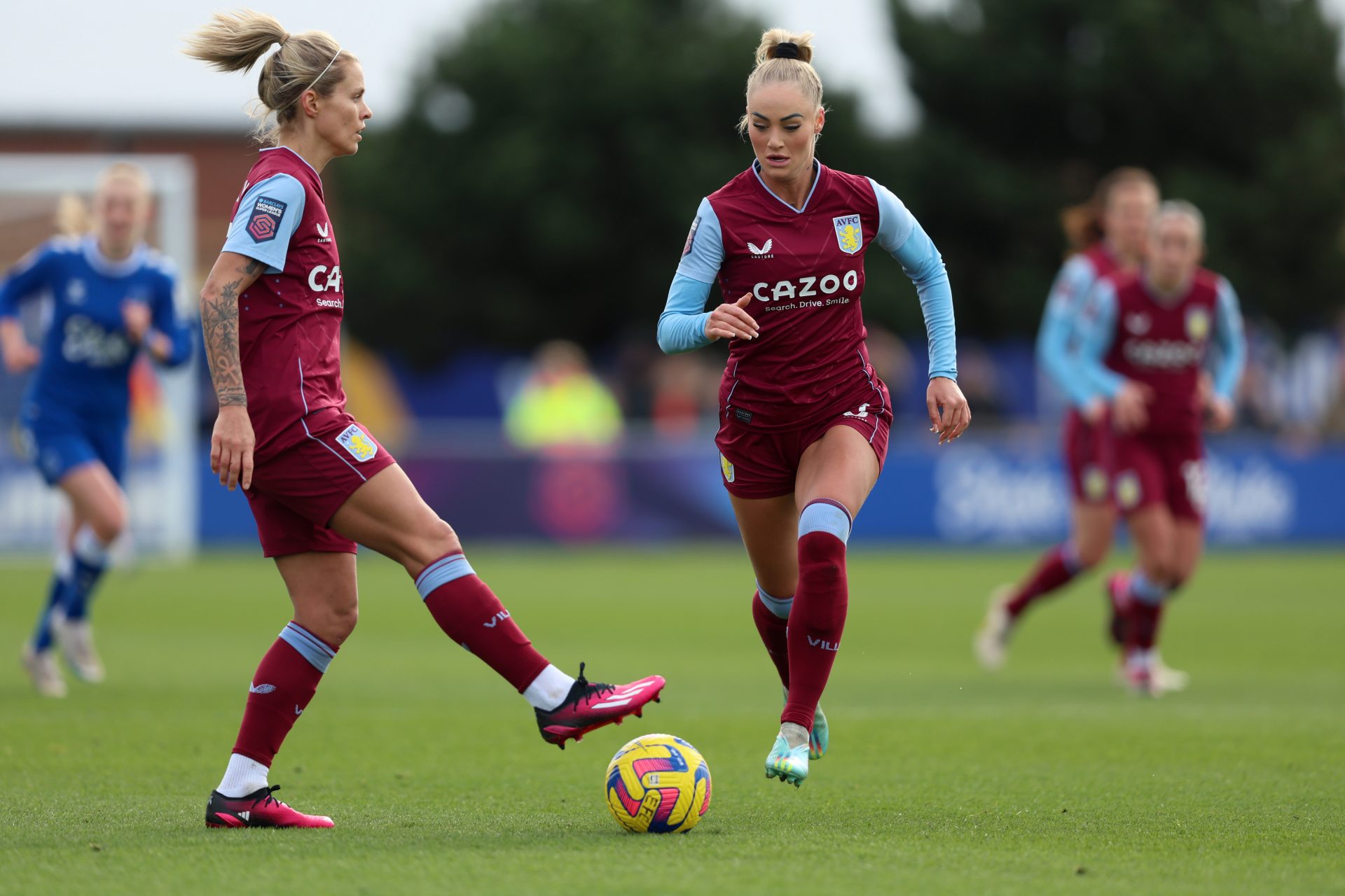 Alisha Lehmann y el escándalo de las 'camisetas mojadas' del Aston Villa