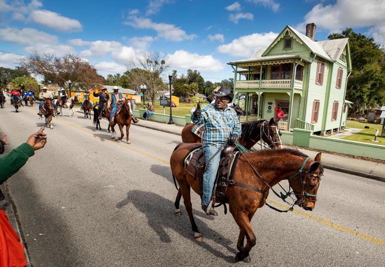 Lakeland's 20th Dream Mega Fest continues with MLK parade, Swan City