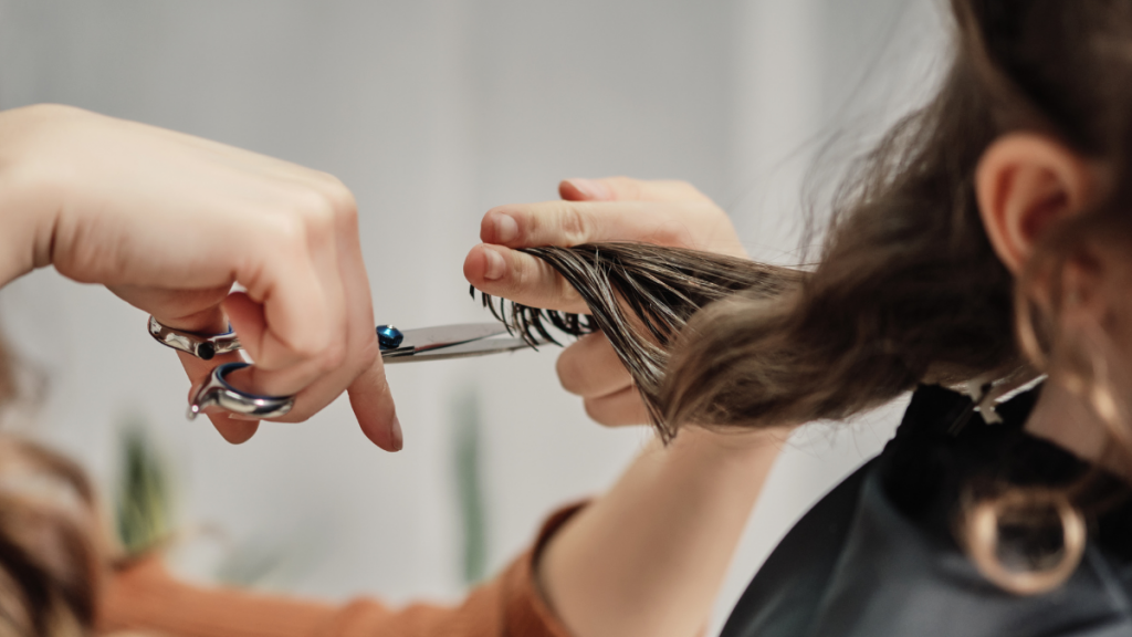 Estas son las mejores fechas para cortarse el cabello, según el