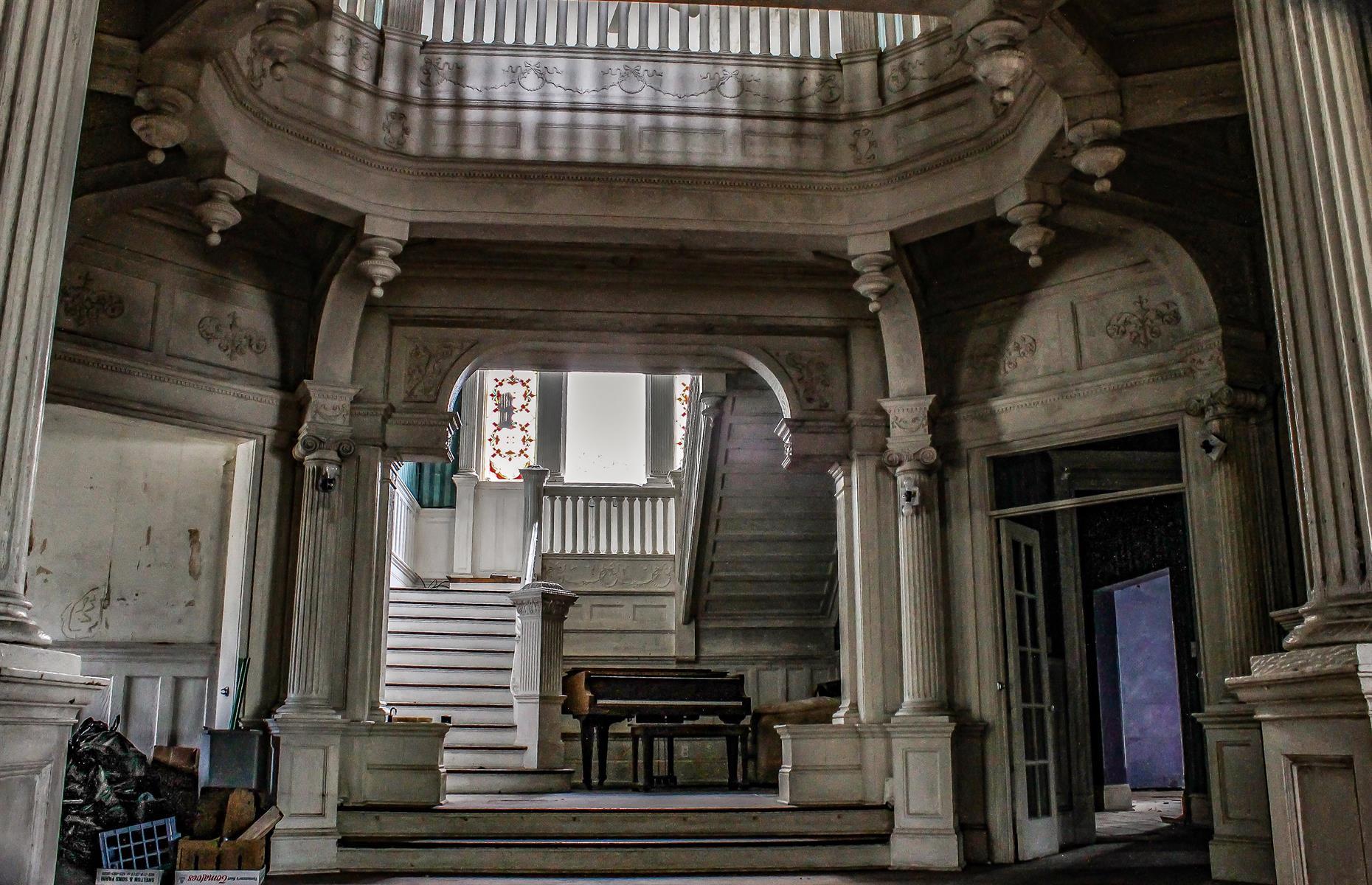 Step Inside America's Most Fascinating Abandoned Mansions