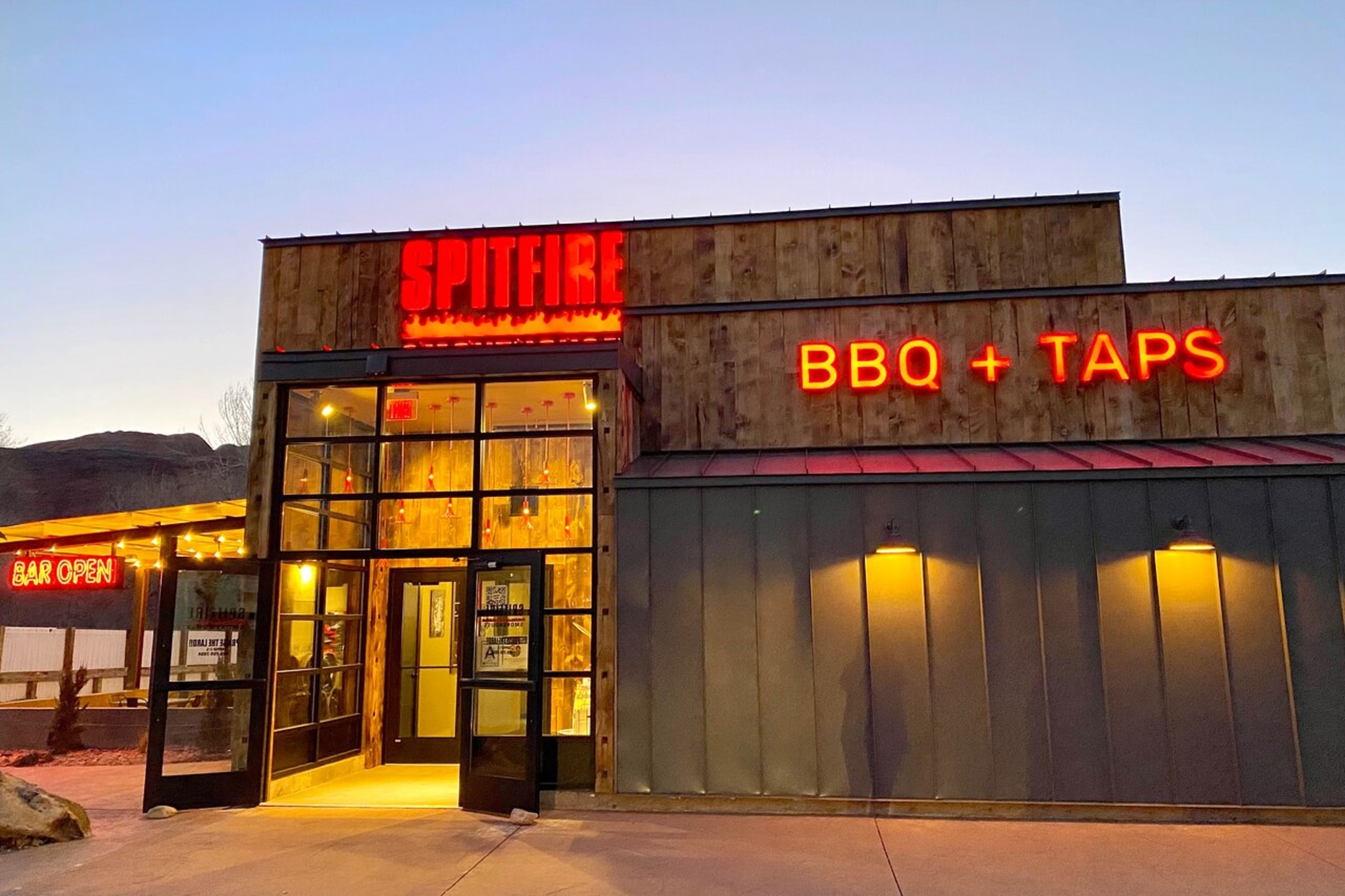 <p>Enjoy a meal at a barbecue right in the heart of town. Open seven days a week, this restaurant is about getting a taste of the Old West. At $20 a plate, it's a good deal for families after a long day's journey.  </p><p>You may also like: <a href='https://www.yardbarker.com/lifestyle/articles/dont_forget_these_20_snacks_for_your_next_outdoor_adventure_122823/s1__35432132'>Don't forget these 20 snacks for your next outdoor adventure</a></p>