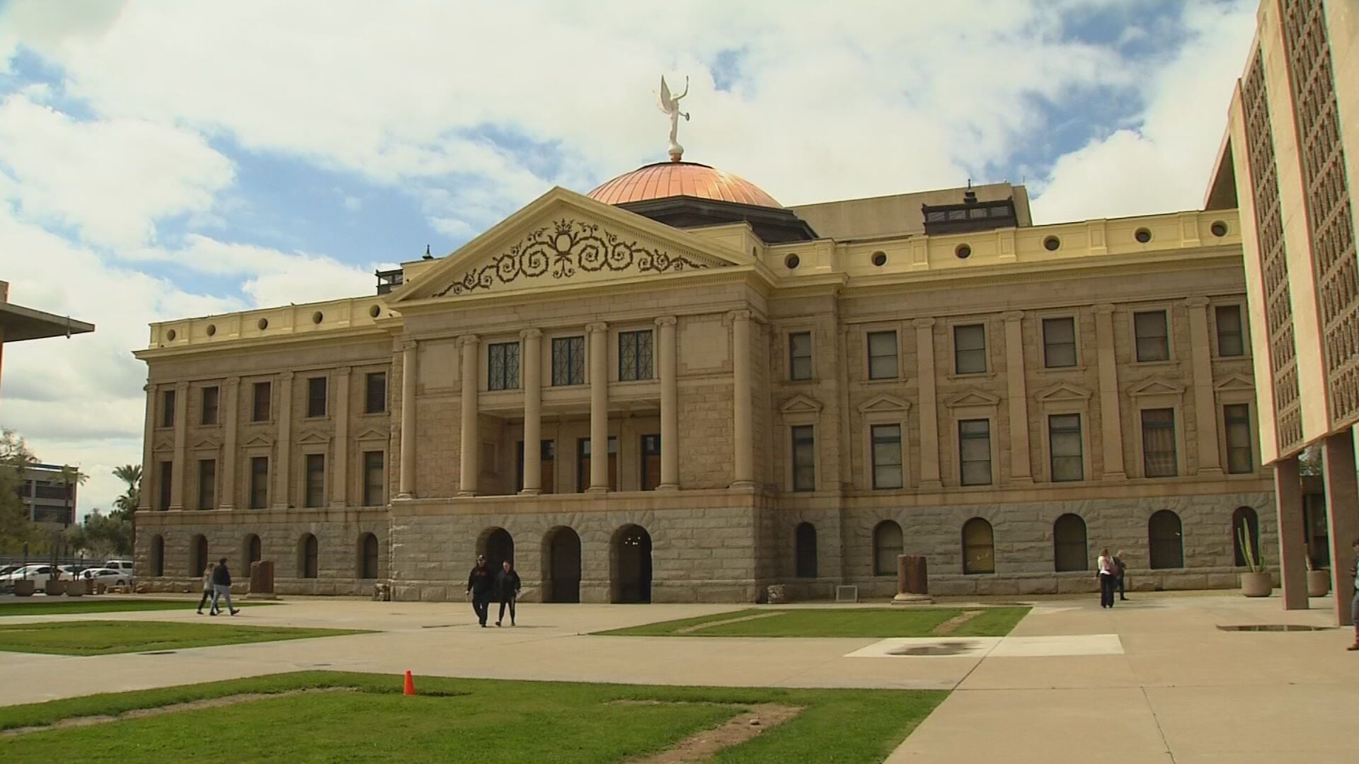 Proposed Bill Could Impact Arizona School Funding   AA1mb03A.img