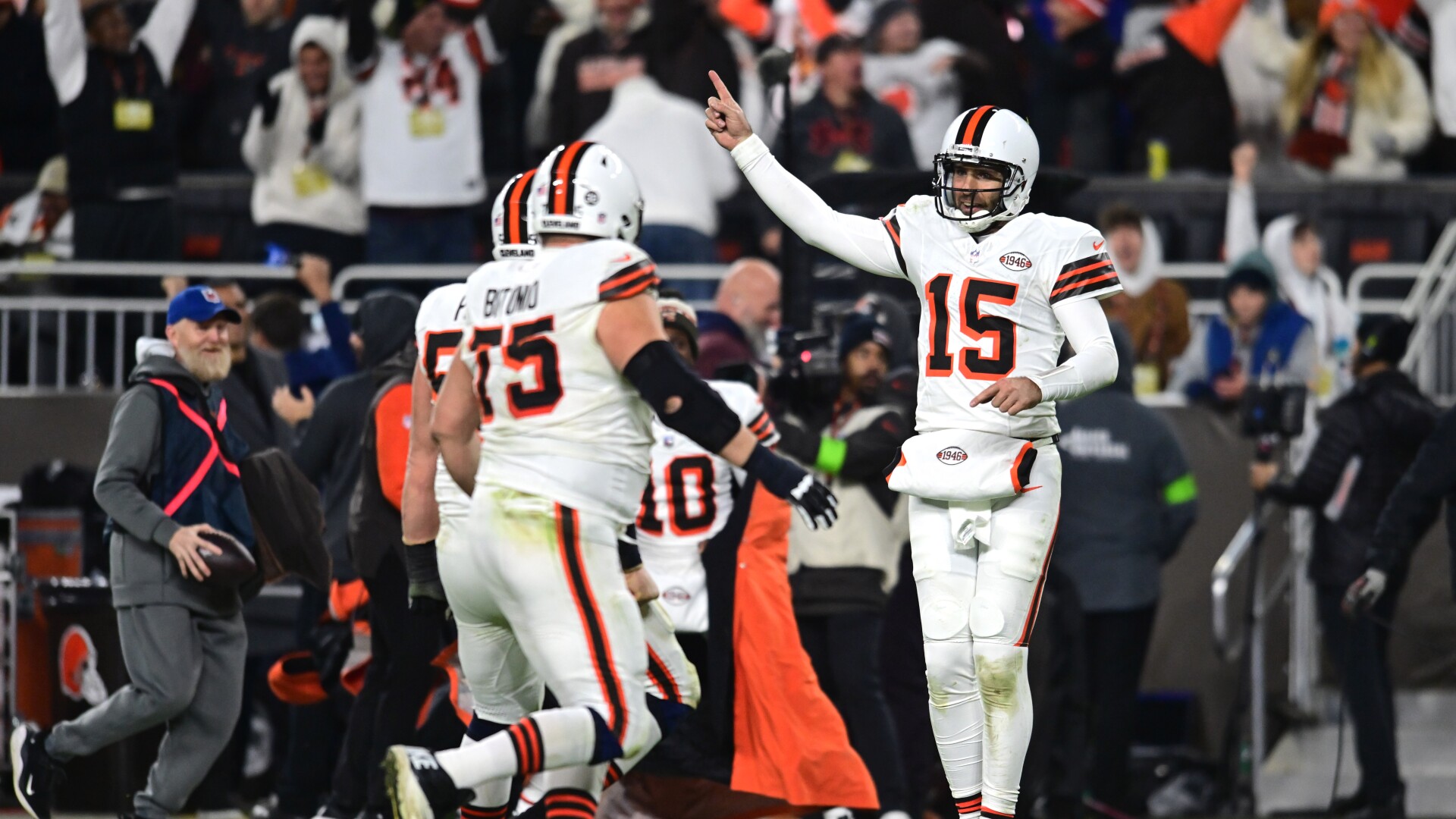 Thursday Night Football: Browns Clinch Playoff Berth With 37-20 Win ...