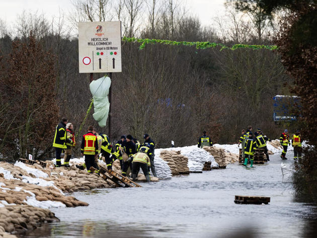 Hochwasser-Lage In Deutschland Spitzt Sich Weiter Zu – Die Lage Vor Ort ...