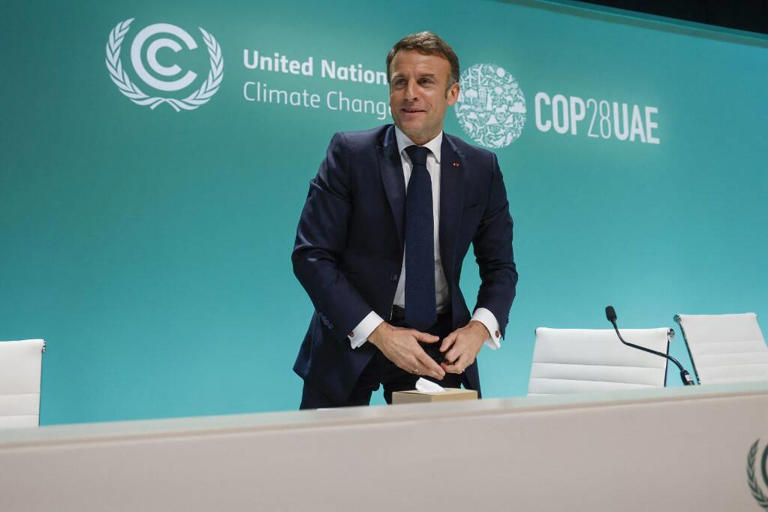 Comment Macron veut lutter « en même temps » contre le dérèglement climatique et pauvreté AA1mbXkW