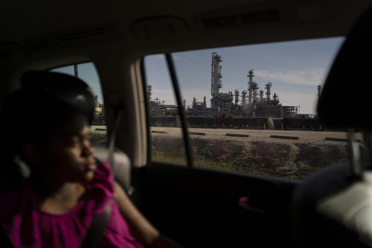 EPA limits toxic air pollution from chemical plants